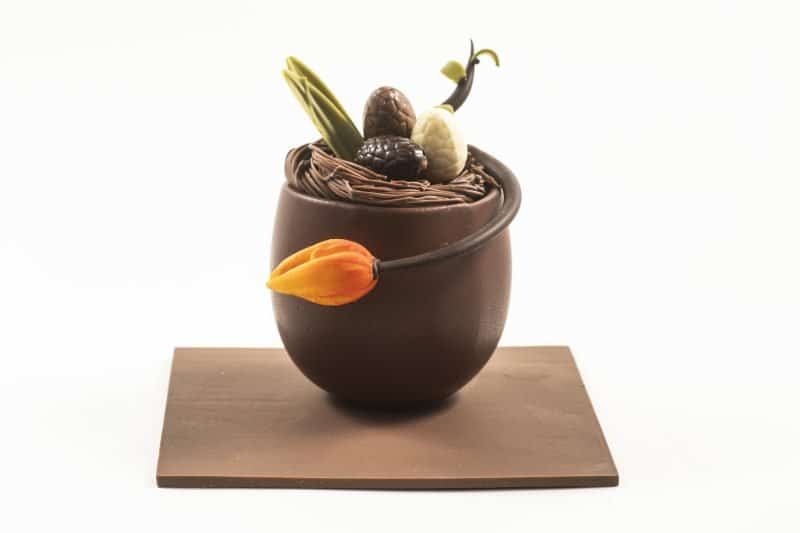 Gevuld ei met tulp